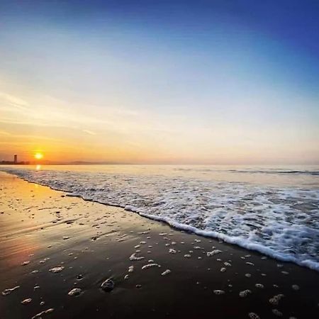 Luxe Living Guest House-Sleeps 6-Private Parking-Free Wifi-Beach-City Суонси Экстерьер фото